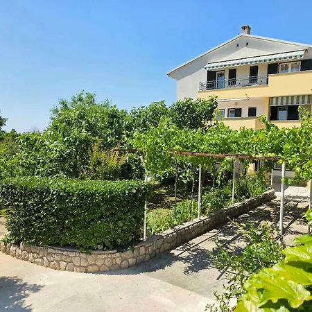 In 15477 Apartman
