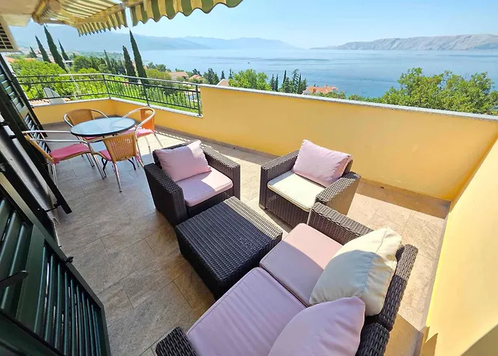 Apartman In 15477 *