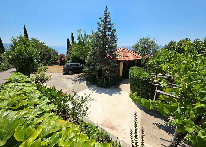 Apartman In 15477 *