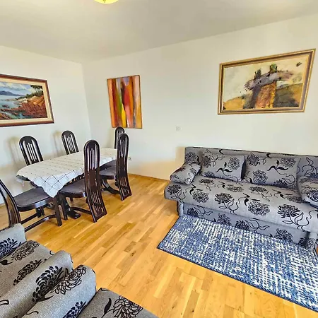 Apartamento In 15477