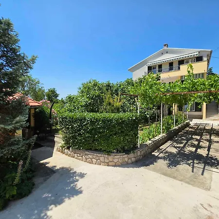 In 15477 Novi Vinodolski